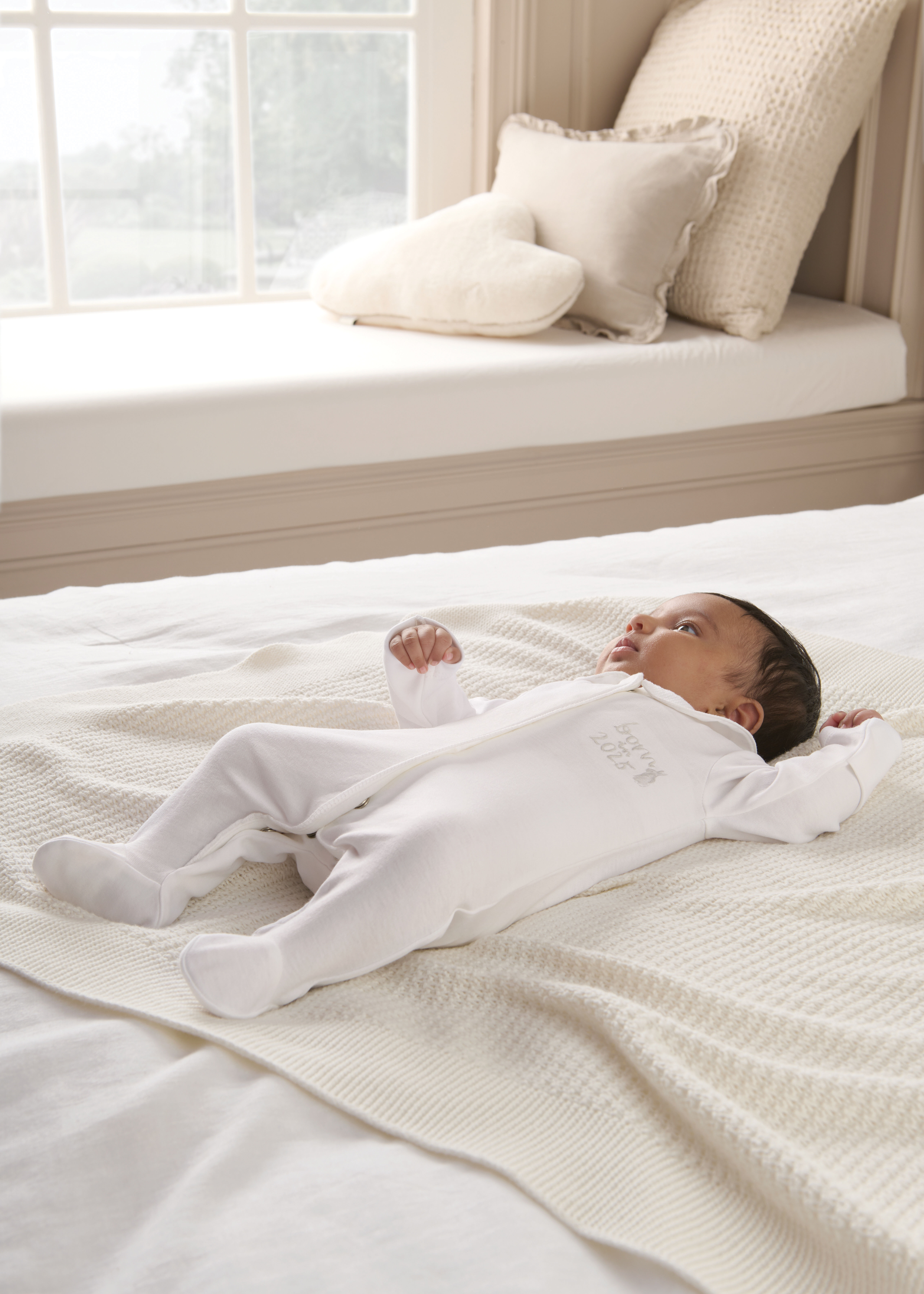 بيجاما قطعة واحدة بتطريز Born in 2025 image number 6