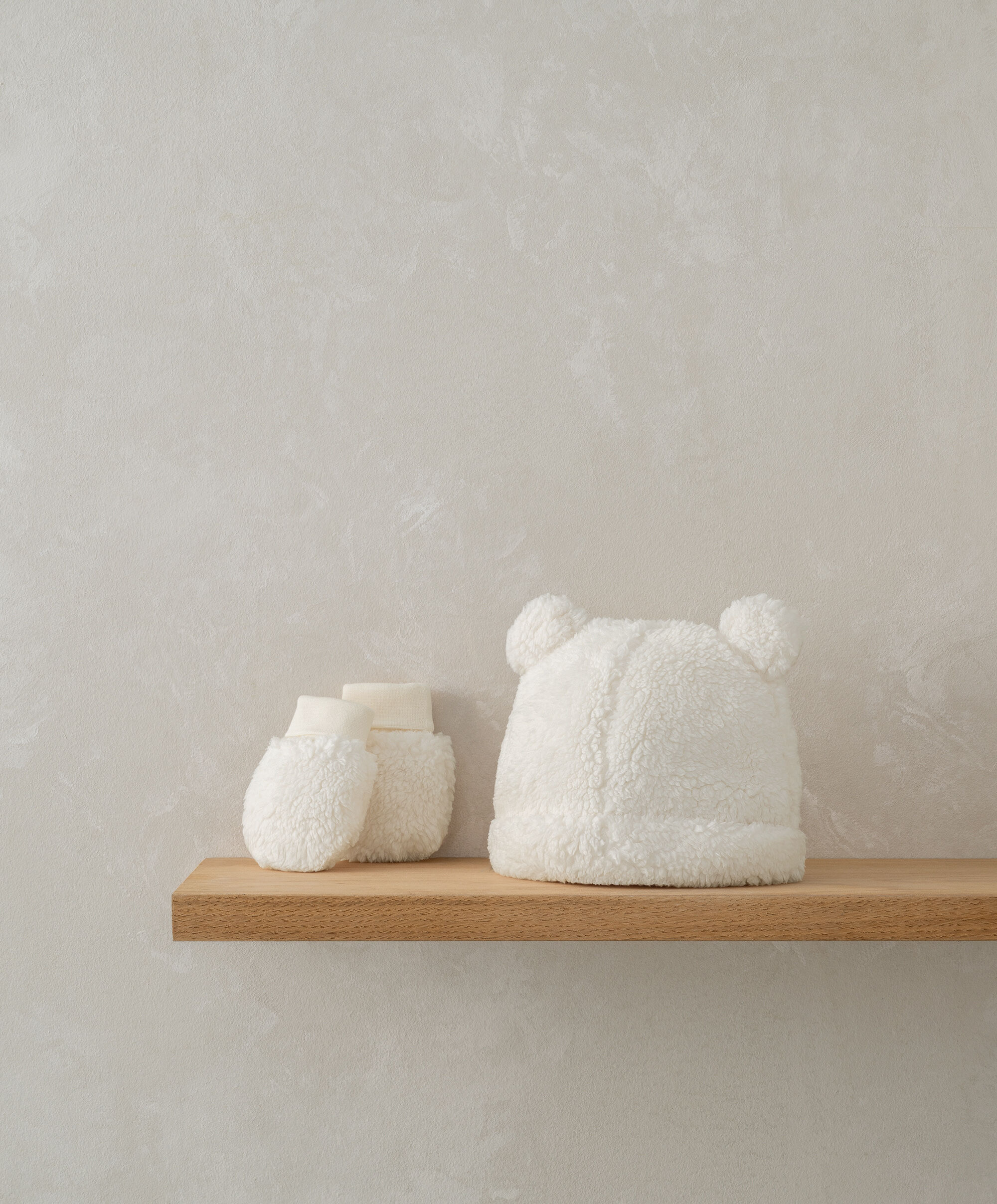 طقم قبعة وقفازات قماش ناعم- بيج image number 1