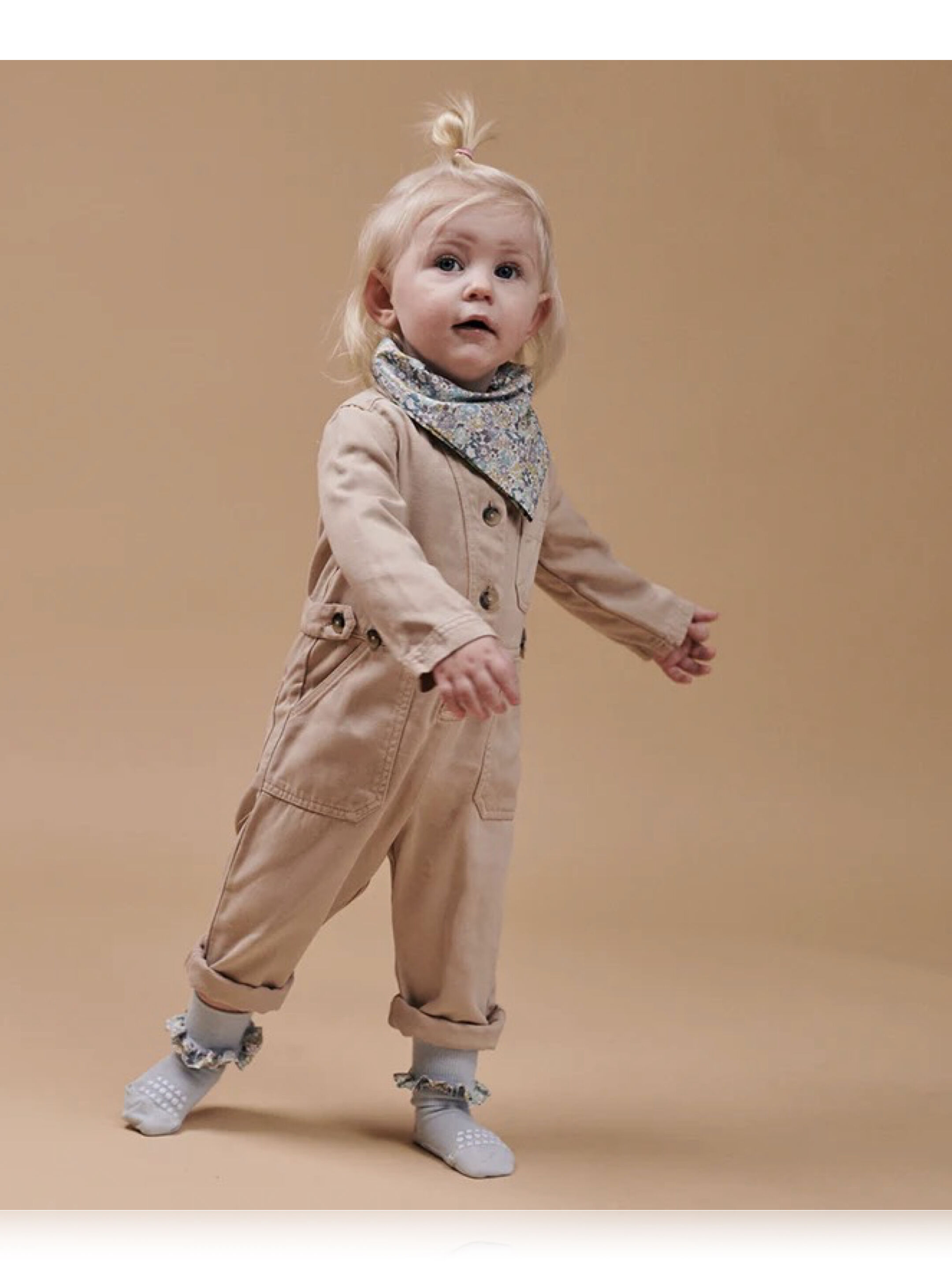 جوارب بامبو مضادة للانزلاق - أزرق فاتح بشريط كشكش بنقشة ليبرتي image number 1