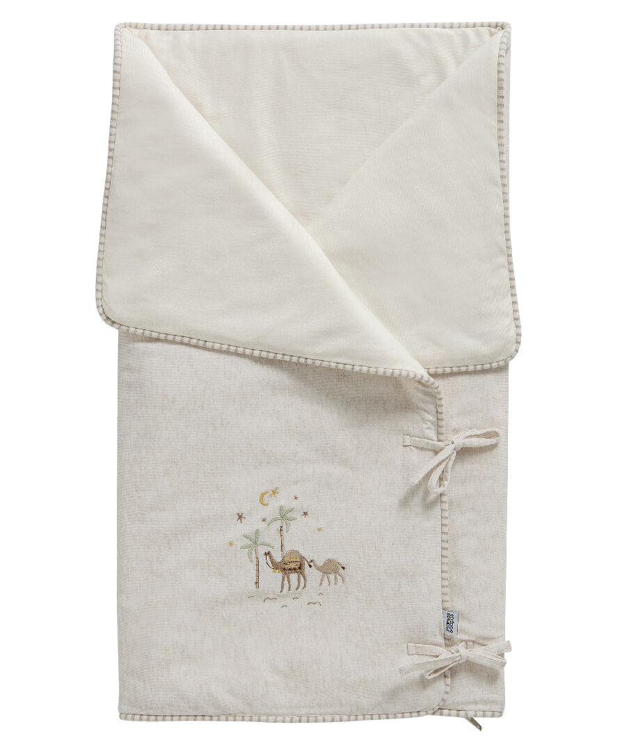 بطانية سناغل مي بتطريز جمل - محايد image number 1