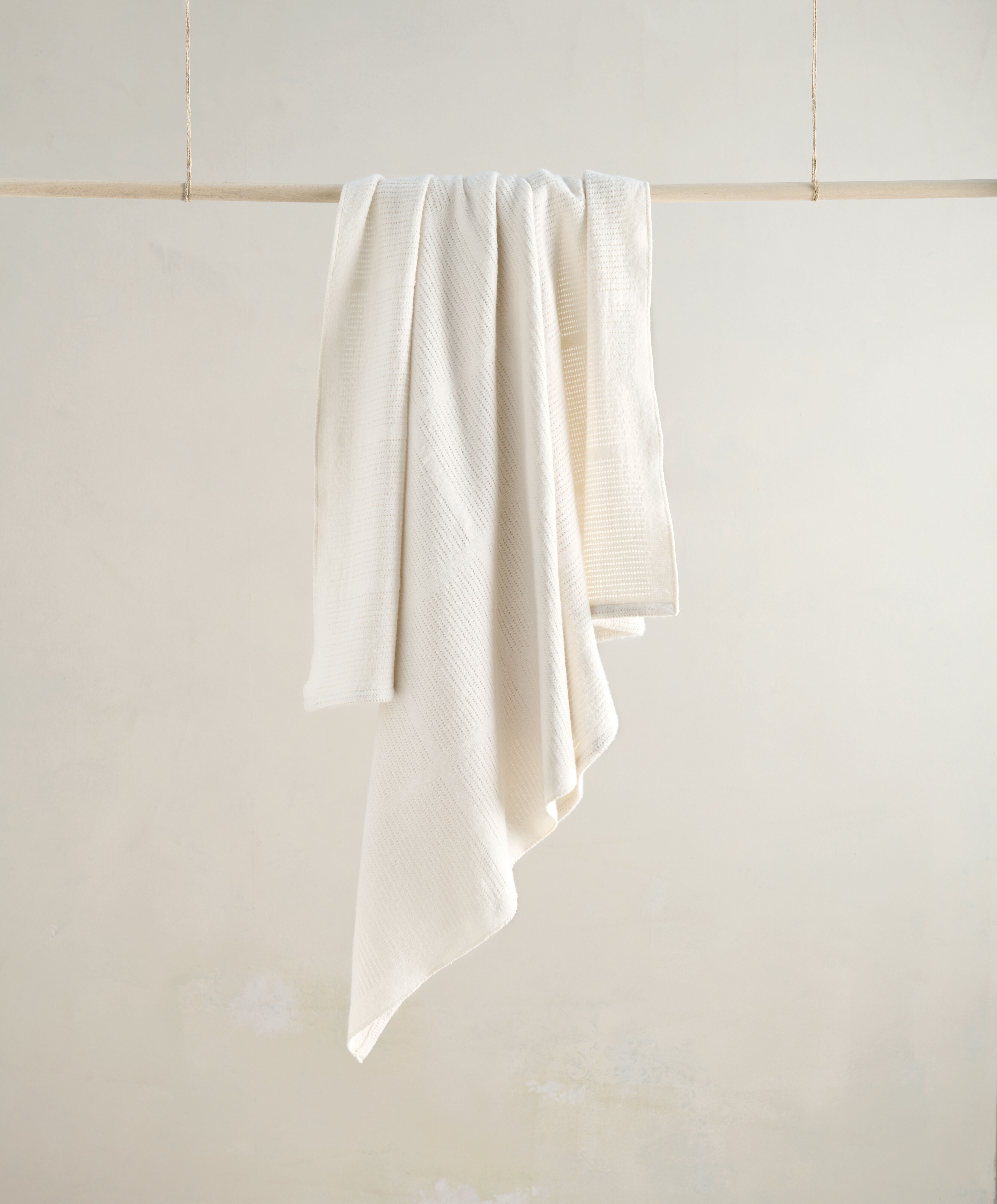 بطانية قطن منسوجة كبيرة - أبيض