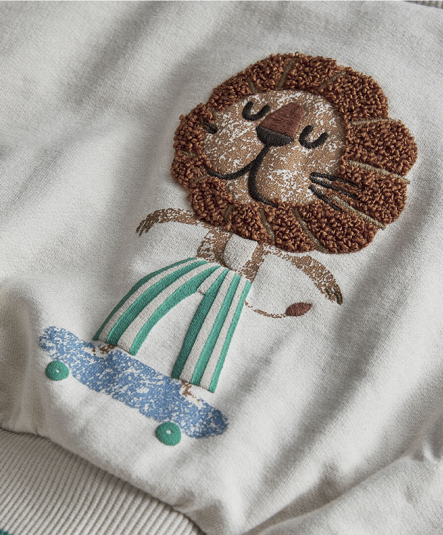 Lion Boucle Sweatshirt image number 3