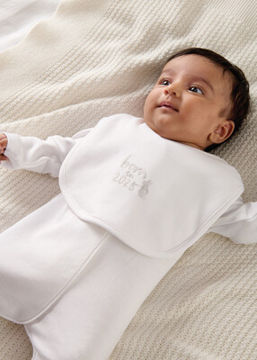 صدرية بتطريز Born in 2025 صدرية بتطريز Born in 2025