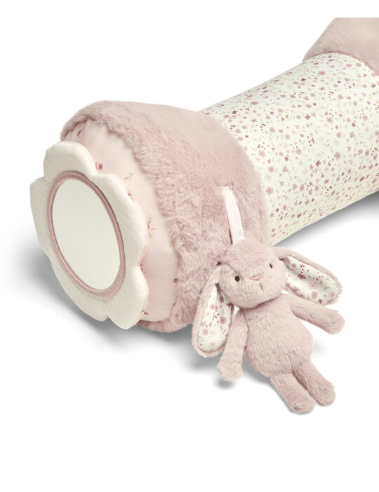 وسادة ملفوفة ويلكم تو ذا وورلد لوقت الاستلقاء على البطن بتصميم أرنب - وردي وسادة ملفوفة ويلكم تو ذا وورلد لوقت الاستلقاء على البطن بتصميم أرنب - وردي image number 3