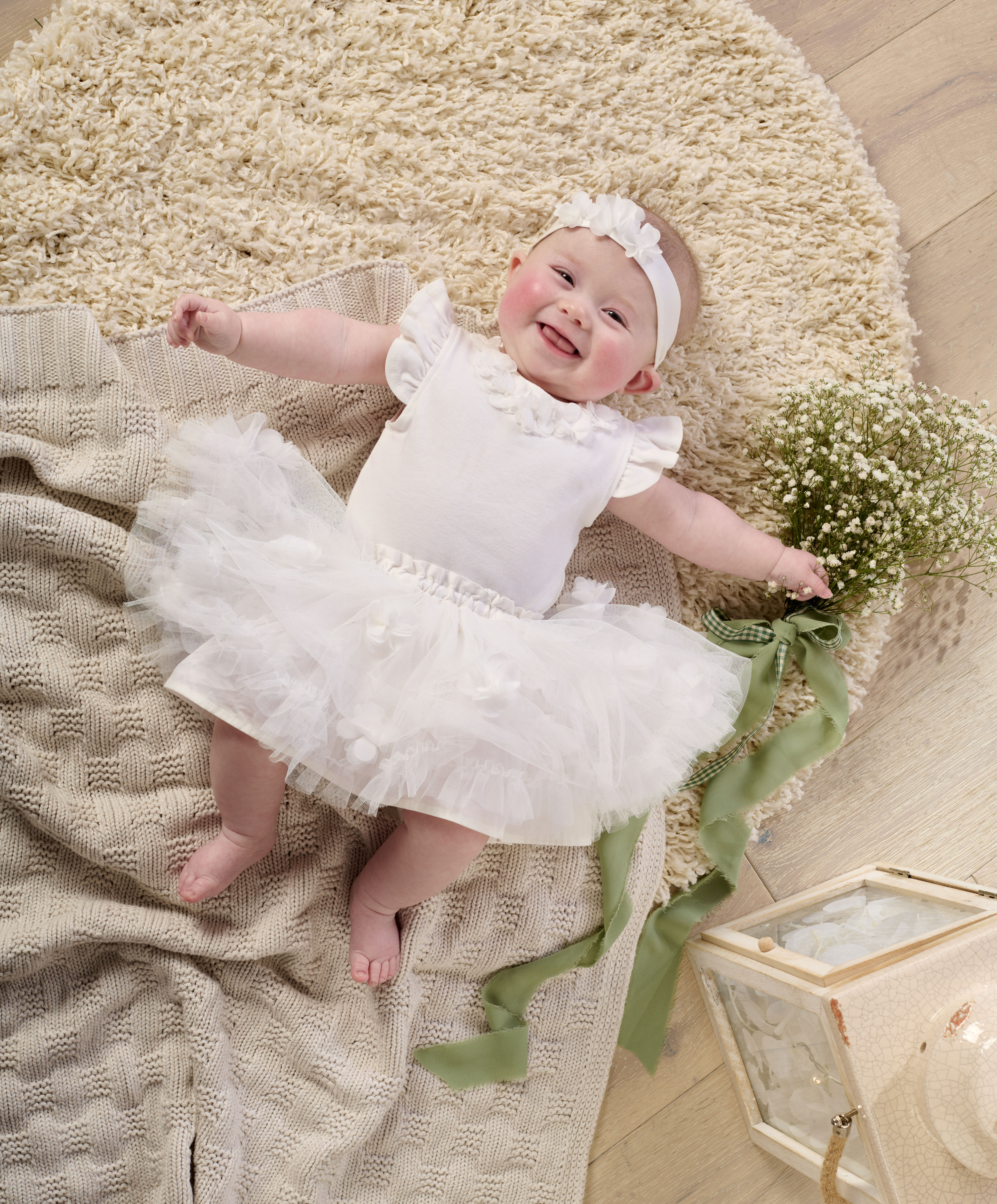 طوق رأس مزين بزهور بارزة - أبيض image number 3