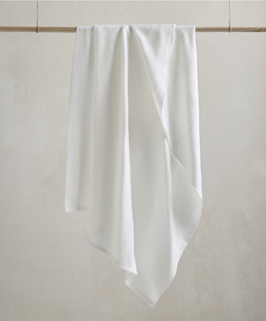 بطانية منسوجة كبيرة - أبيض