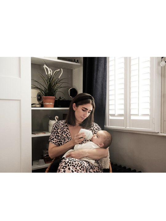 زجاجة رضاعة سيليكون خالية من مادة بيسفينول أ وغير سامة من بورن - 240 ملل زجاجة رضاعة سيليكون خالية من مادة بيسفينول أ وغير سامة من بورن - 240 ملل image number 3