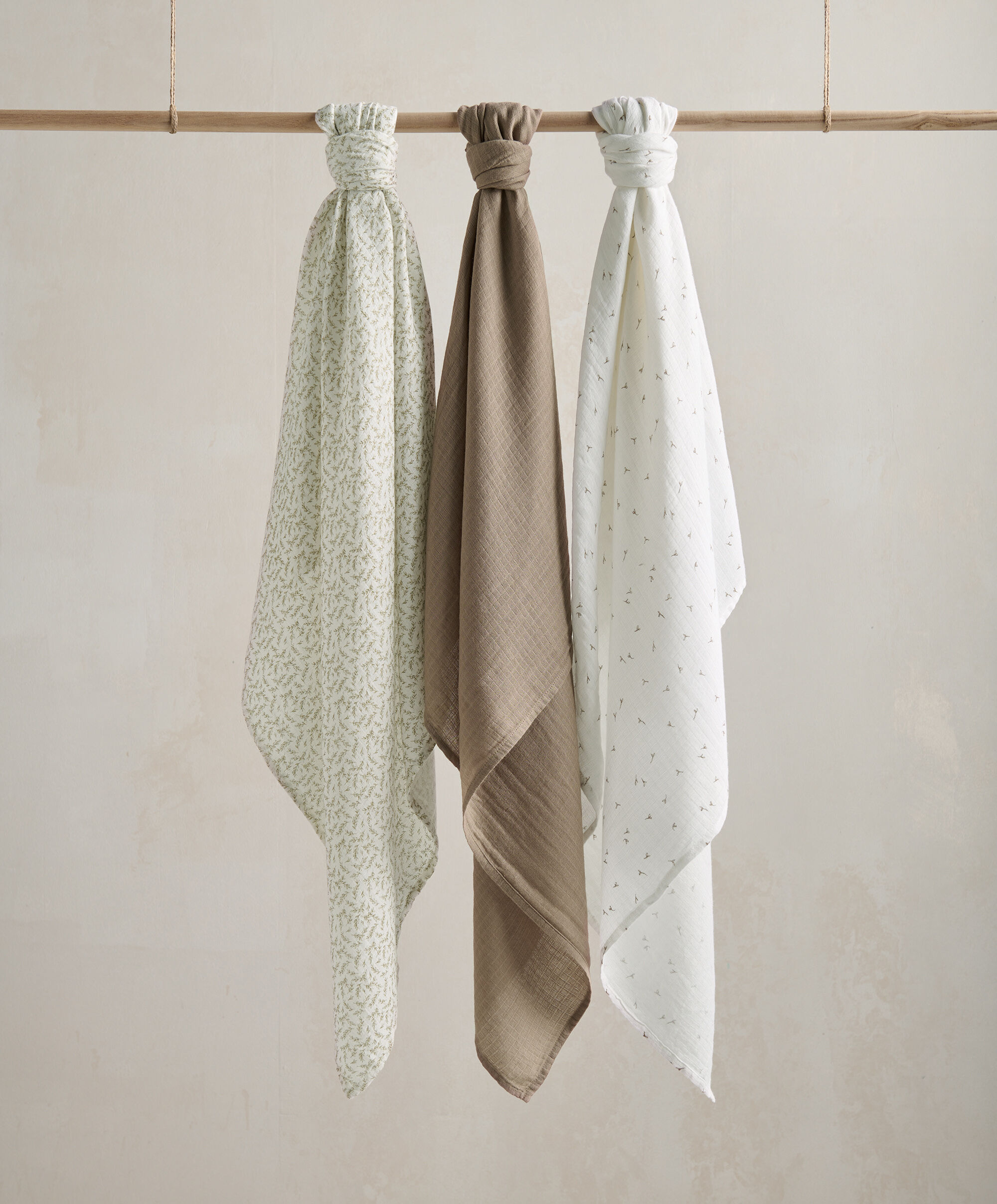 طقم مربعات موسلين كبيرة ويلكوم تو ذا وورلد - 3 قطع image number 1