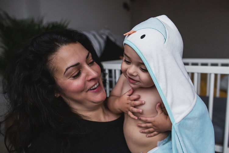 منشفة سبلاش تايم هاج ان دراي بمنشفة رأس من تومي تيبي - أزرق image number 5