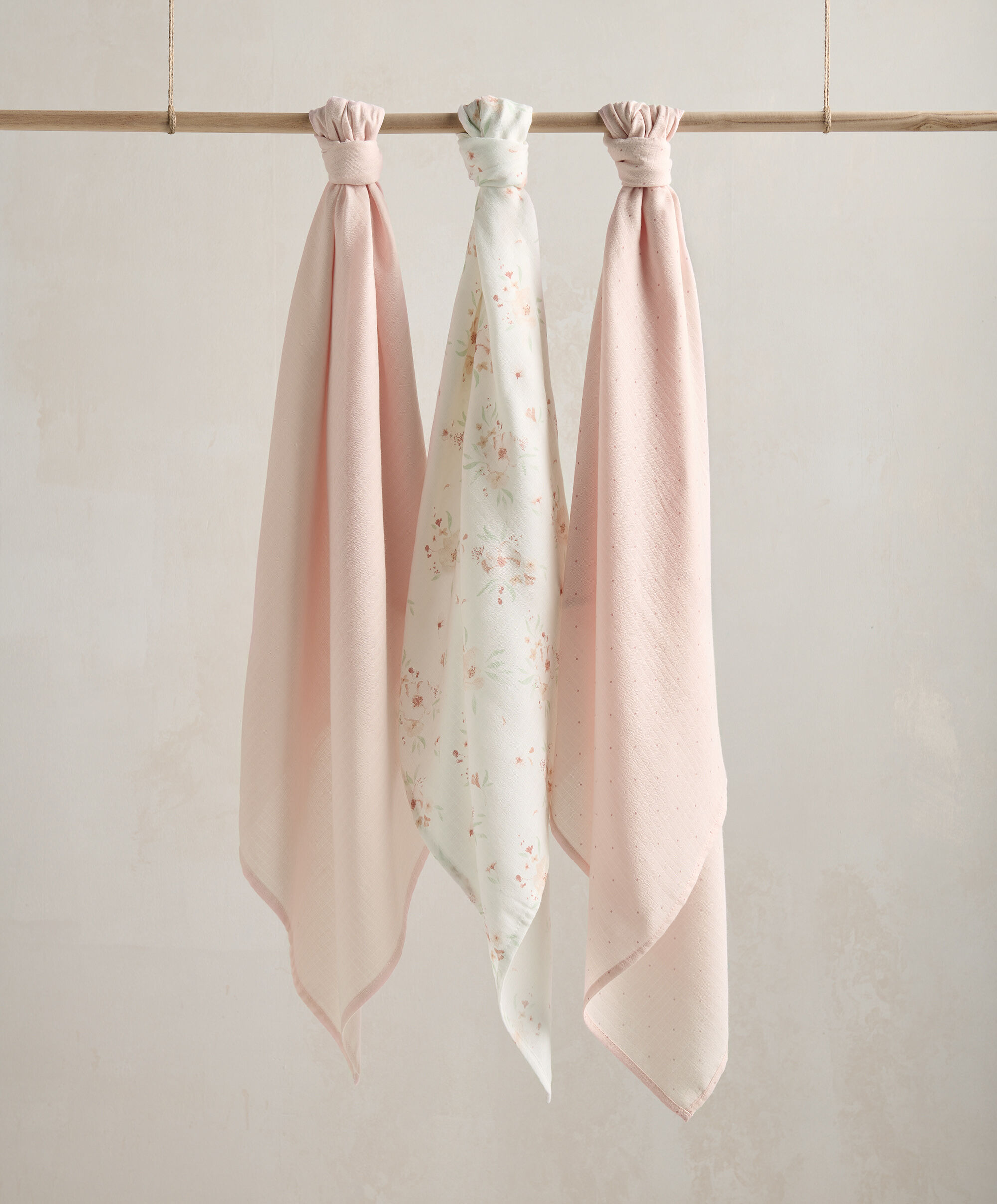 طقم مربعات موسلين كبيرة بنقشة زهور - 3 قطع image number 1