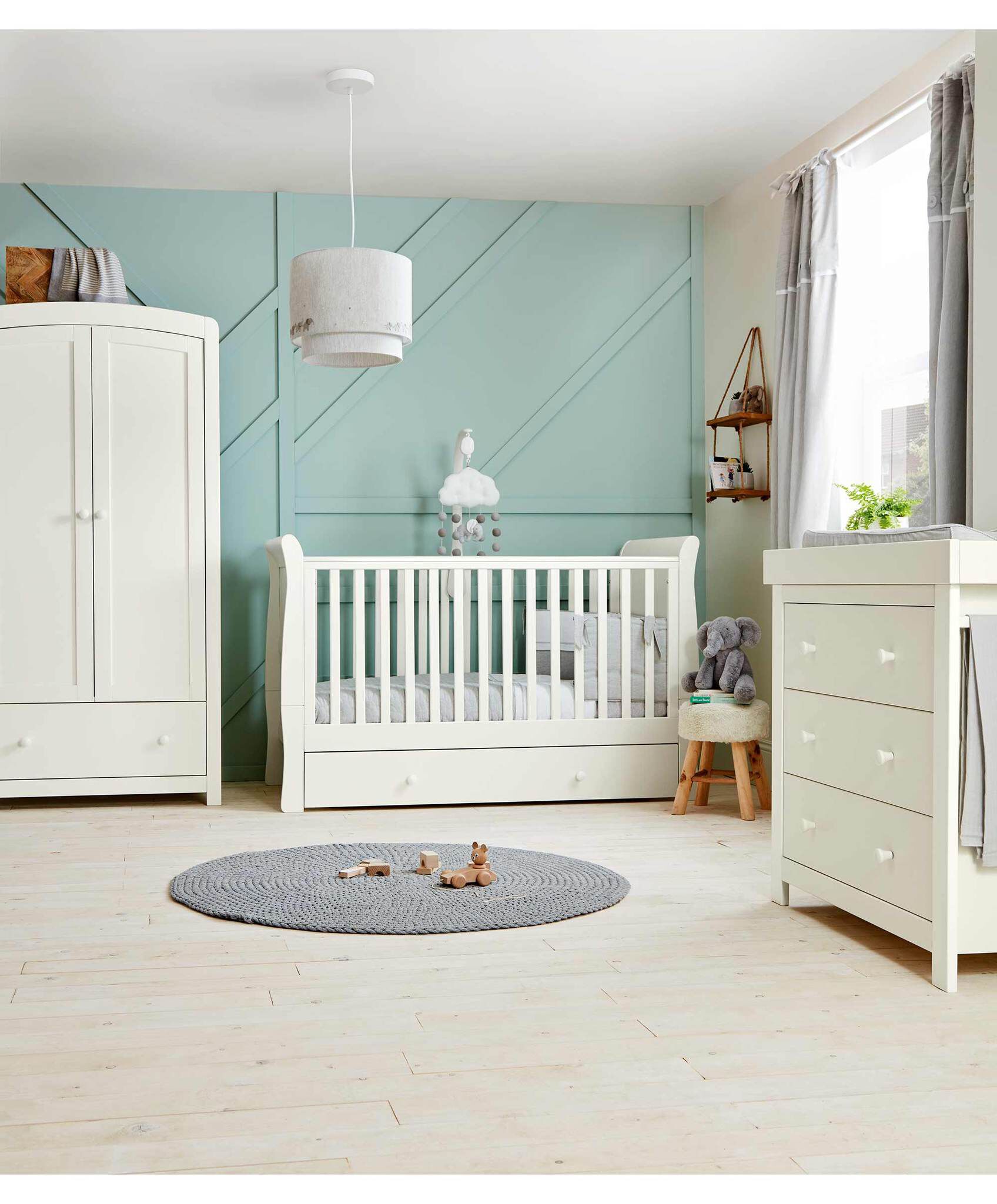 مجموعة مهد وخزانة أدراج/طاولة تغيير وخزانة ملابس ميا بلون أبيض - 3 قطع