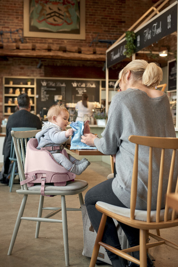 مقعد باغ داعم وأرضي 3 في 1 بصينية ألعاب - بلوسوم image number 5