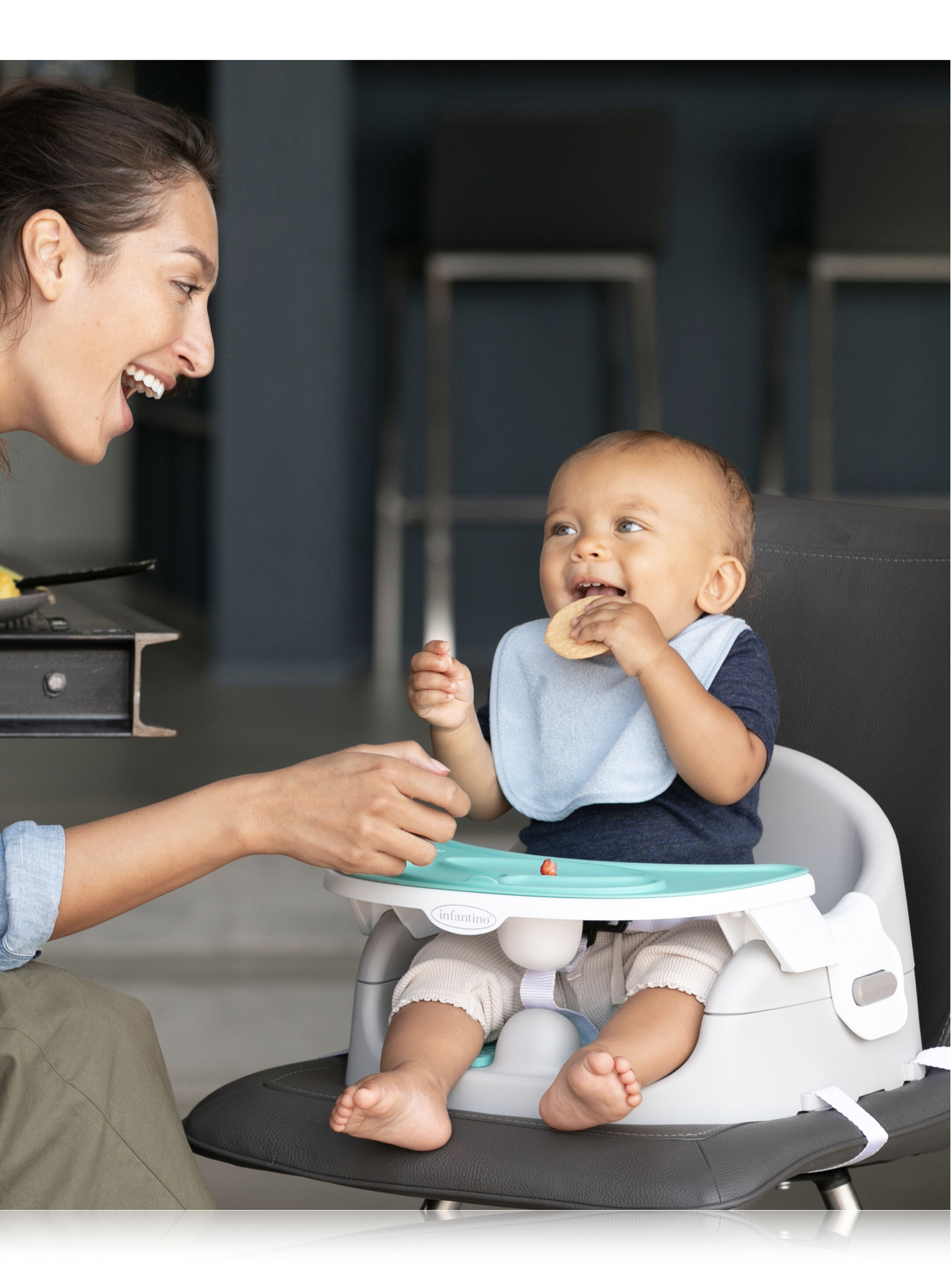 مقعد داعم لأوقات تناول الطعام 4 في 1 مناسب لطفلين من إنفانتينو image number 1