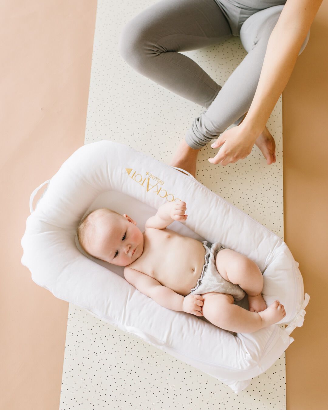 DockATot Deluxe+ Pod Pristine White image number 1