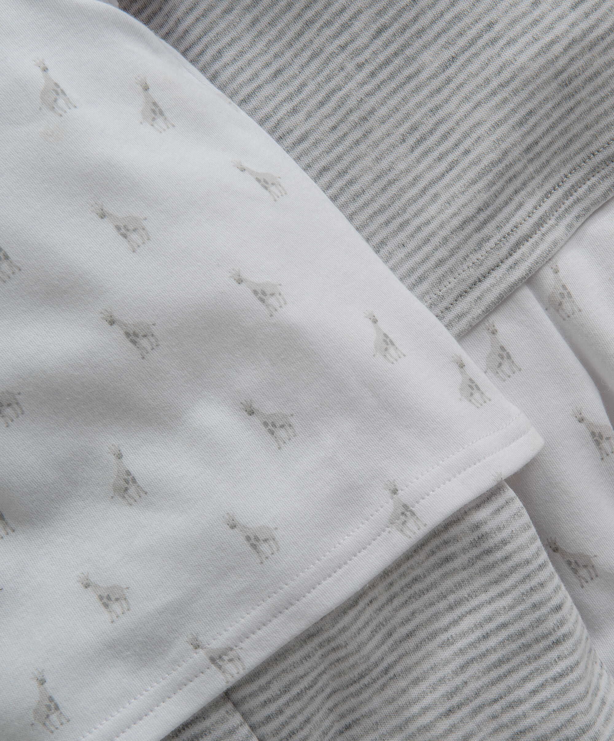 طقم بيجاما بنقشة مخططة image number 2