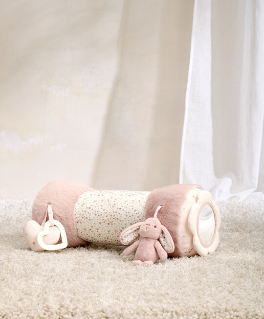 وسادة ملفوفة ويلكم تو ذا وورلد لوقت الاستلقاء على البطن بتصميم أرنب - وردي وسادة ملفوفة ويلكم تو ذا وورلد لوقت الاستلقاء على البطن بتصميم أرنب - وردي image number 1