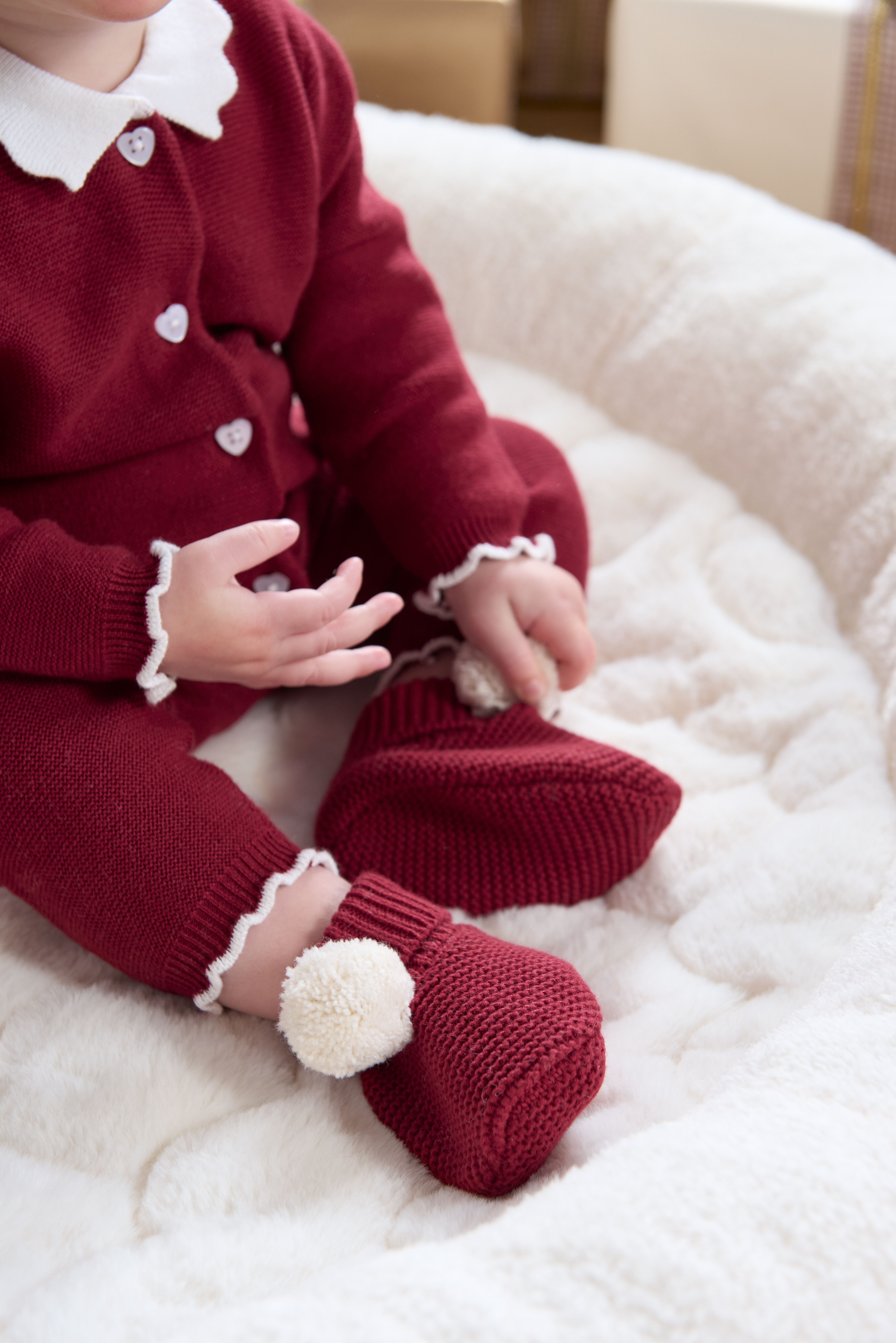 بوت أحمر بكرات بوم بوم image number 3