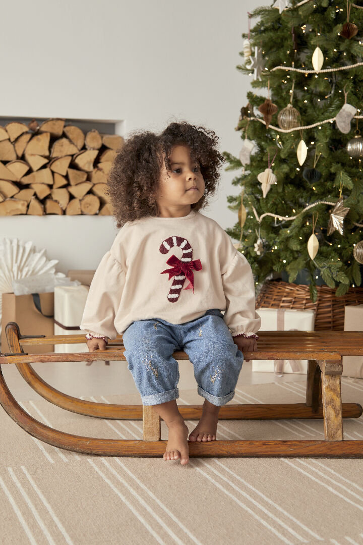 كنزة بنقشة حلوى بإصدار للكريسماس image number 1