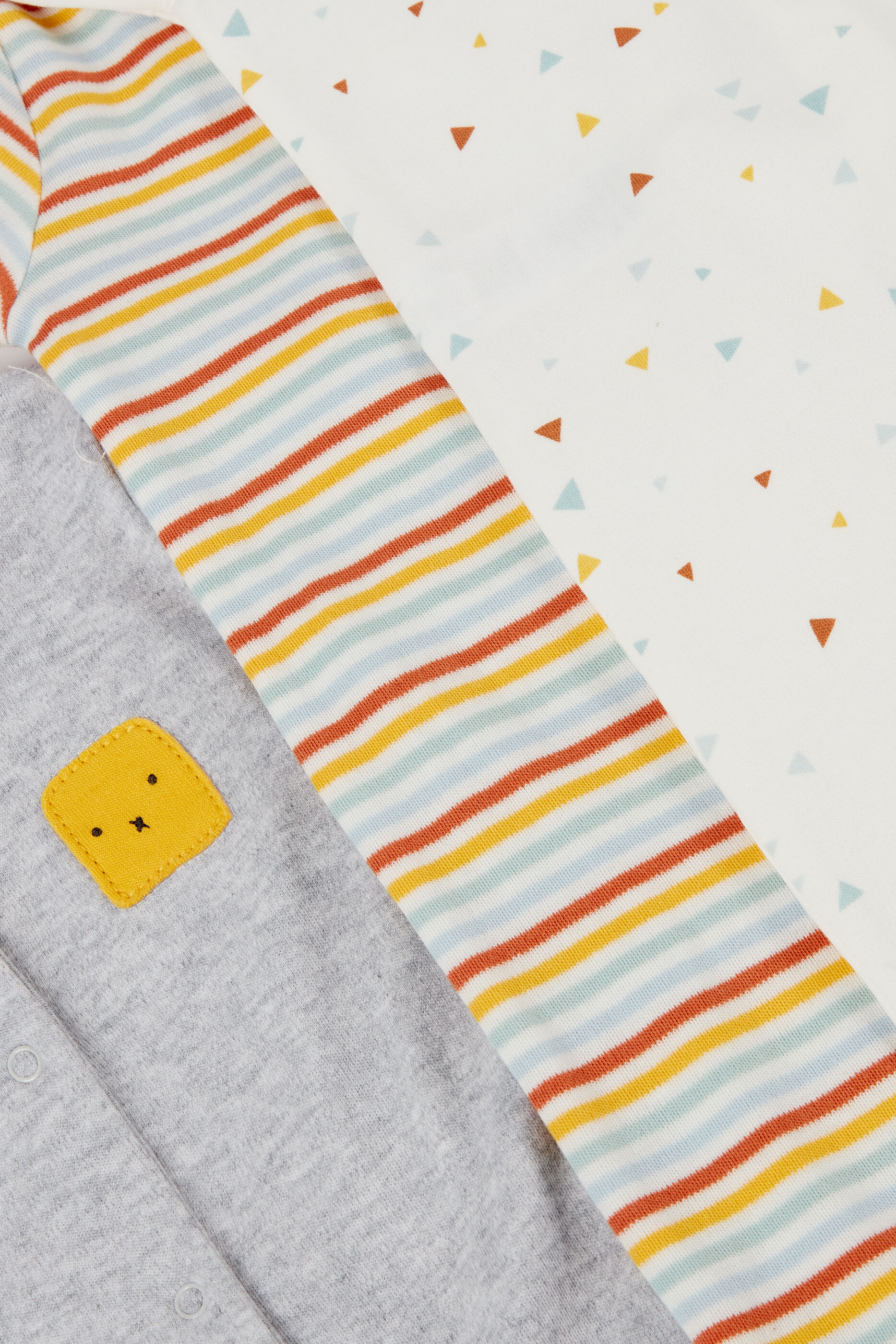 طقم بيجاما قطعة واحدة بنقشة أشكال هندسية - 3 قطع image number 3