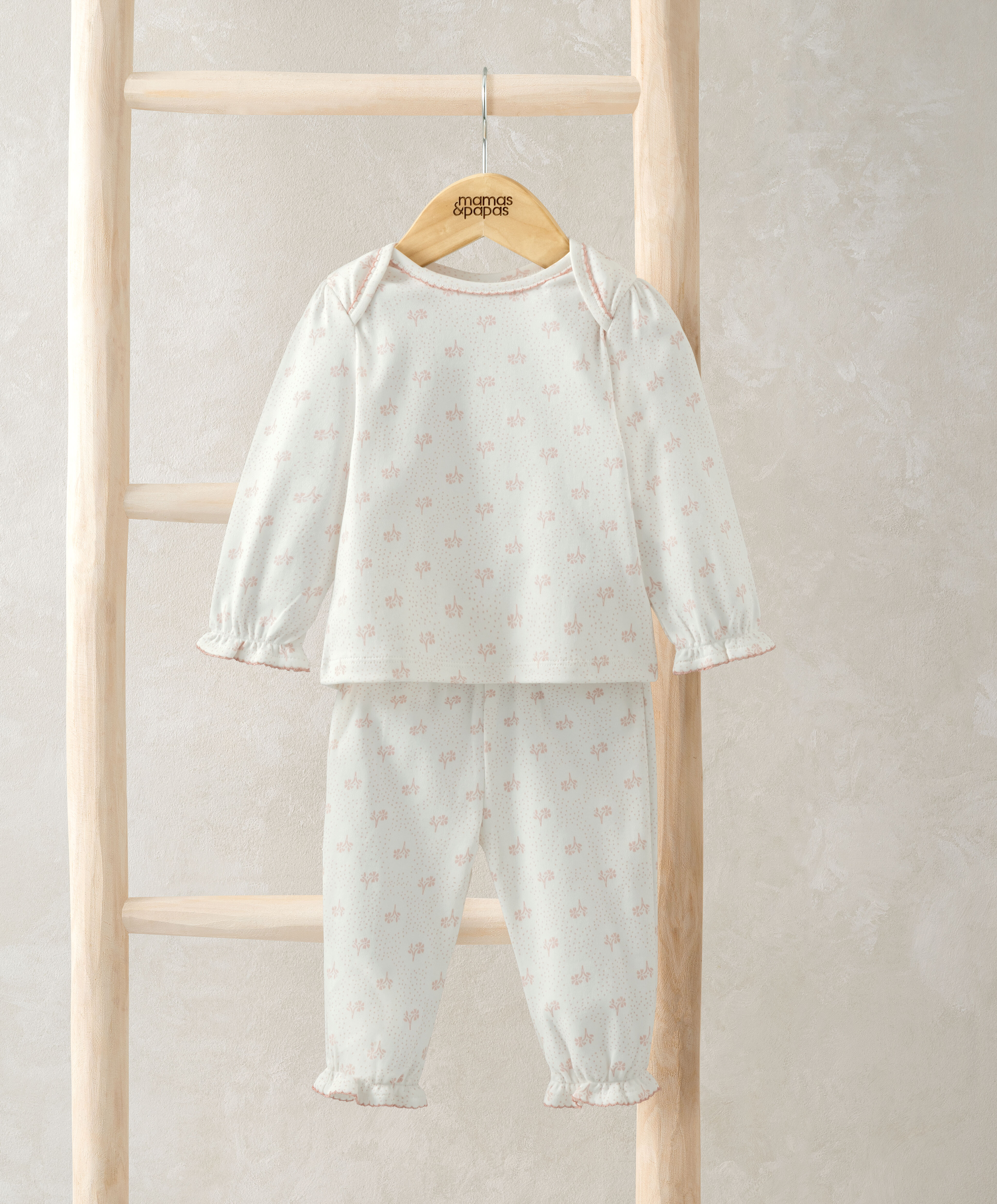 بيجاما بنقشة زهور image number 1