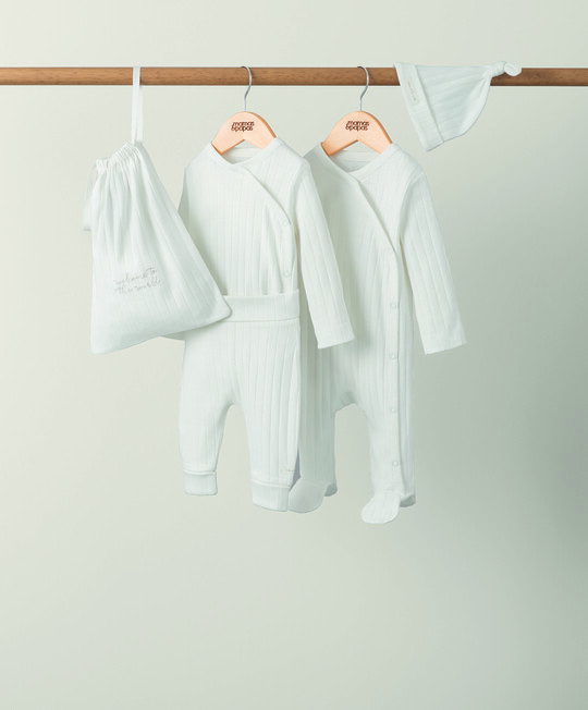 طقم ملابس حديثي الولادة - 4 قطع طقم ملابس حديثي الولادة - 4 قطع image number 1