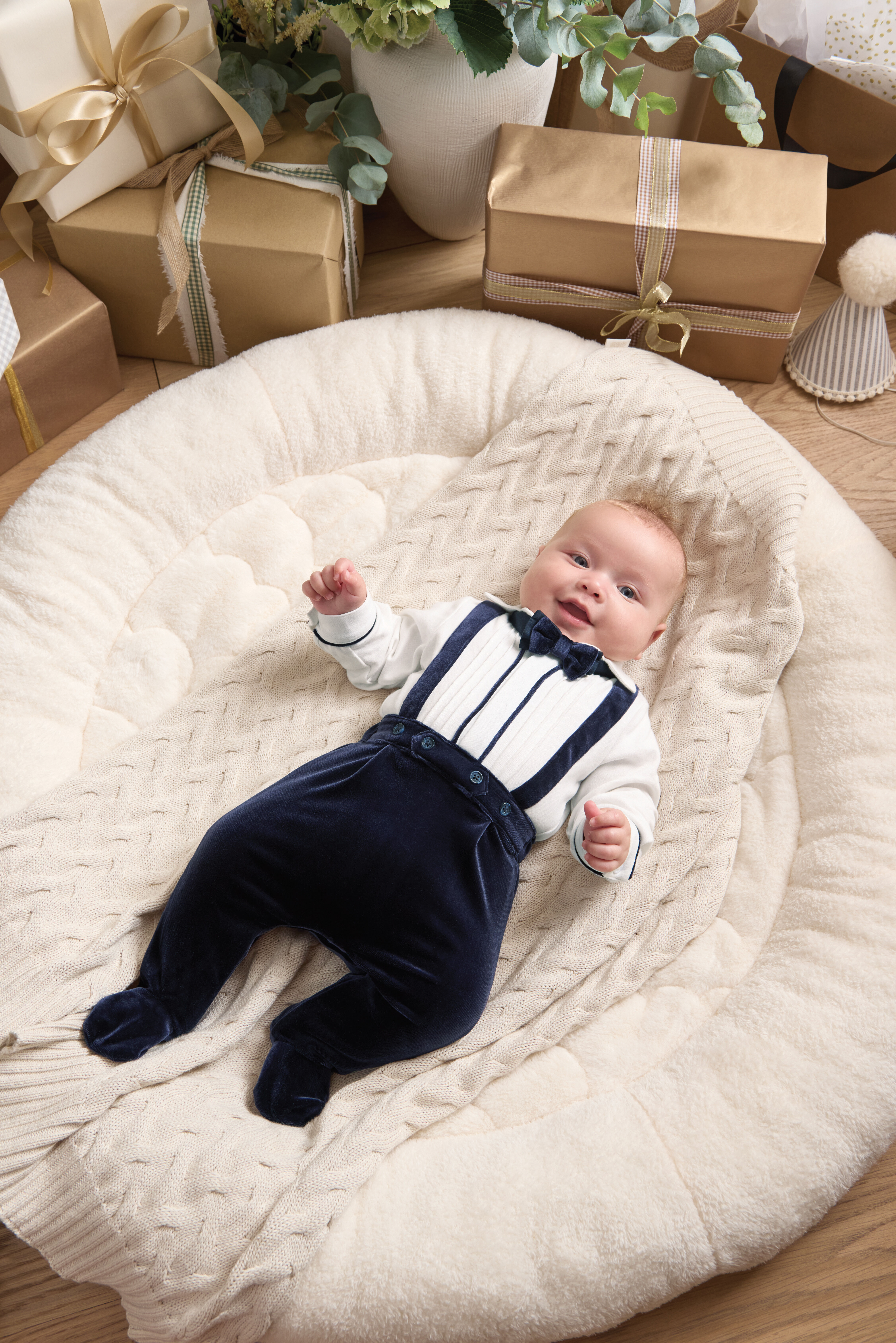 طقم بدلة توكسيدو وربطة عنق بلون كحلي - قطعتان image number 7